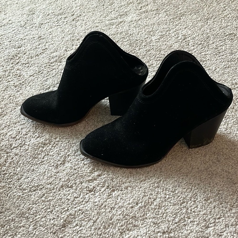 Black bootie